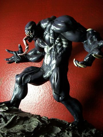 Venom 27cm $600